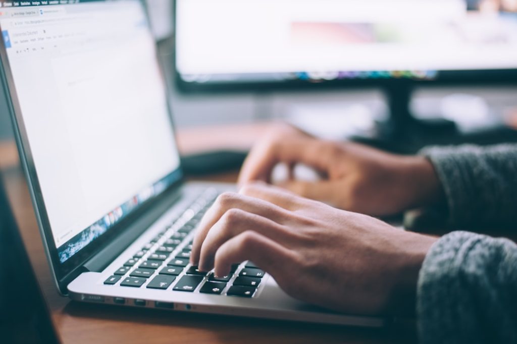 découvrez nos solutions d'assurance professionnelles adaptées à vos besoins. protégez votre entreprise avec des couvertures sur mesure, un service client réactif et des conseils d'experts pour vous accompagner dans tous vos projets.