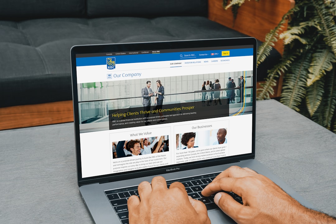 découvrez l'assurance emprunteur, une protection essentielle qui couvre vos remboursements en cas d'incapacité de paiement. protégez votre investissement et votre avenir financier avec des solutions sur mesure adaptées à vos besoins.