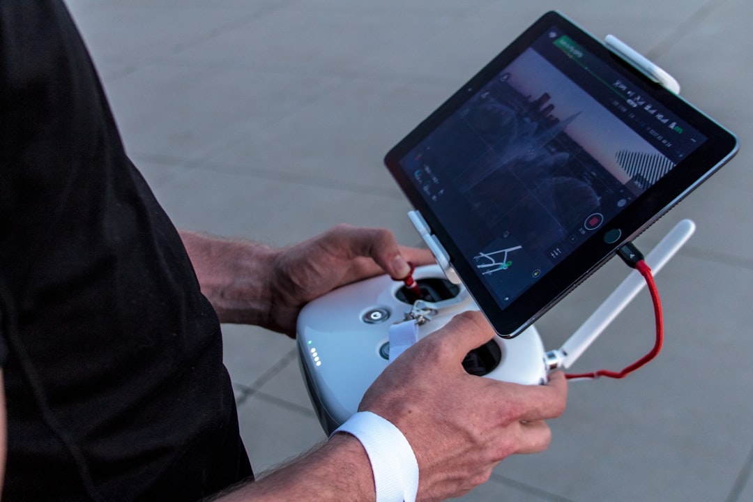 comparez les meilleures assurances pour drones afin de protéger votre équipement en toute sérénité. découvrez les options les plus adaptées à vos besoins et bénéficiez d'une couverture complète contre les risques associés à l'utilisation de drones.