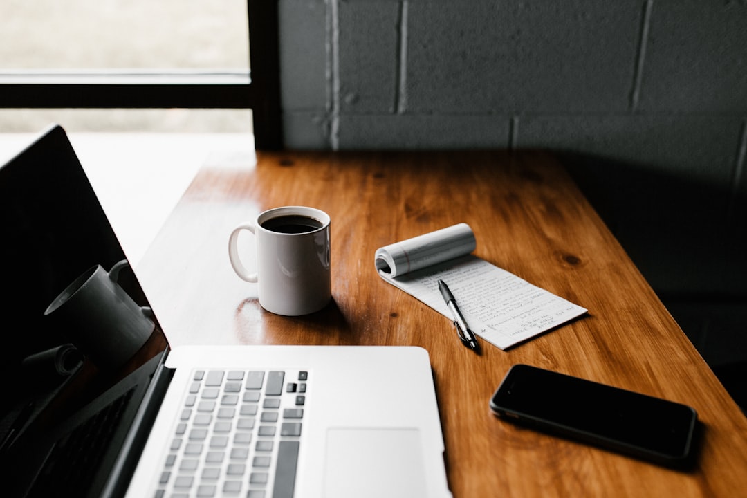 protégez votre micro-entreprise avec une assurance adaptée. découvrez les solutions d'assurance sur mesure qui couvrent les risques spécifiques aux petits entrepreneurs, tout en garantissant la tranquillité d'esprit et la pérennité de votre activité.