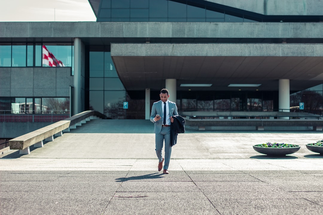découvrez notre assurance professionnelle sur mesure, conçue pour protéger votre entreprise des risques et garantir votre tranquillité d'esprit. profitez de services personnalisés et d'une couverture adaptée à vos besoins spécifiques.