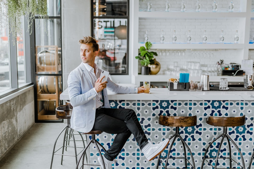 découvrez l'assurance de responsabilité professionnelle, une protection essentielle pour les travailleurs indépendants et les entreprises. protégez-vous contre les réclamations pour négligence, erreurs ou omissions dans le cadre de votre activité professionnelle et assurez la pérennité de votre entreprise.