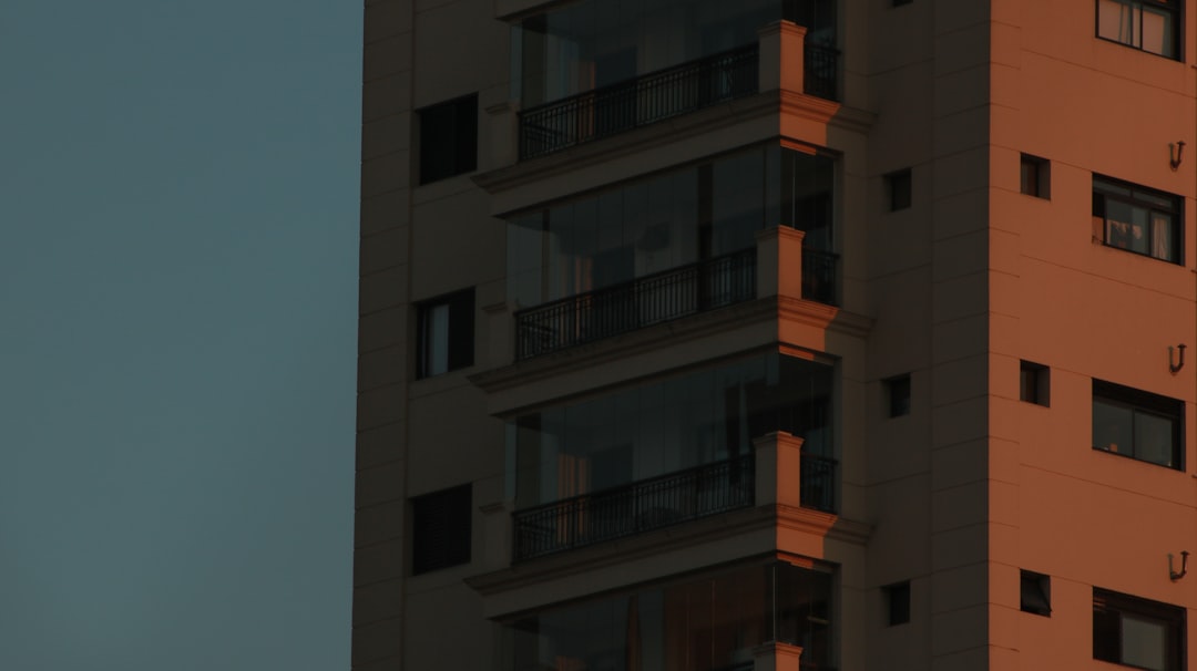 découvrez notre comparateur d'assurances en ligne pour trouver la couverture qui correspond à vos besoins et à votre budget. comparez les offres des meilleures compagnies d'assurance et économisez sur votre police d'assurance en quelques clics.