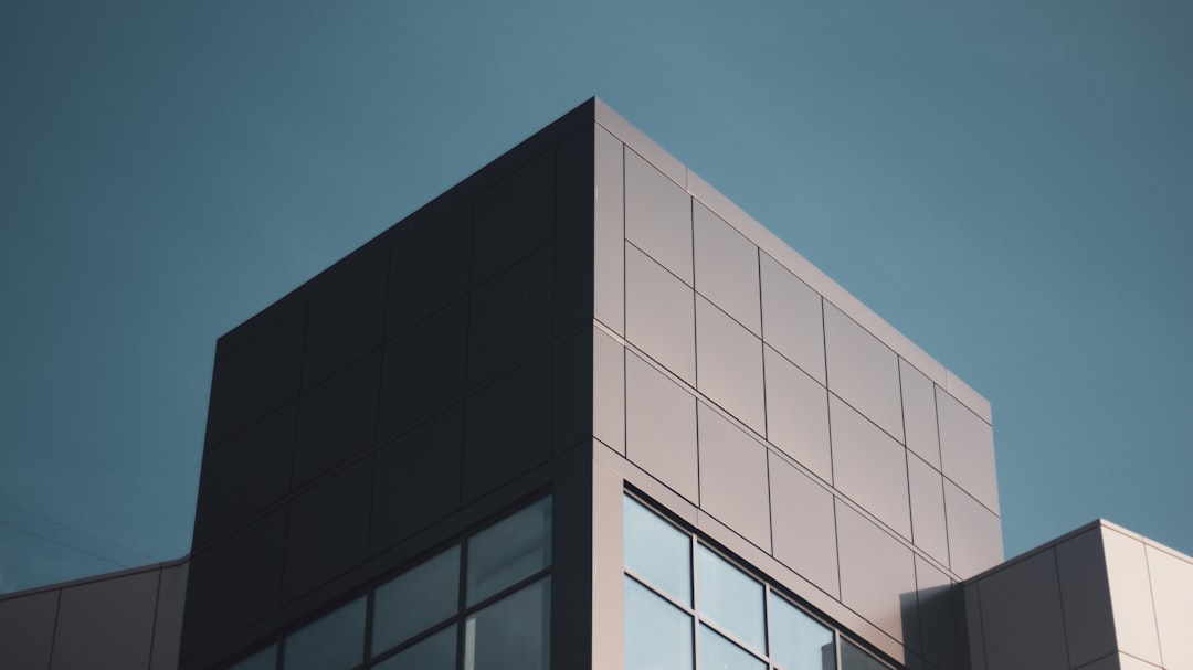 découvrez notre comparateur d'assurances pour trouver la meilleure couverture adaptée à vos besoins. comparez les offres des principaux assureurs et économisez sur vos cotisations tout en profitant d'une protection optimale.