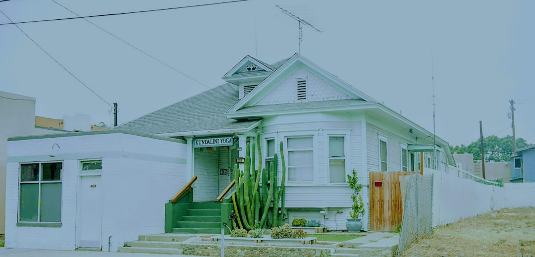 découvrez la meilleure assurance habitation pour protéger votre maison et vos biens. comparez les offres, bénéficiez de conseils d'experts et assurez la sécurité de votre foyer à des prix compétitifs.