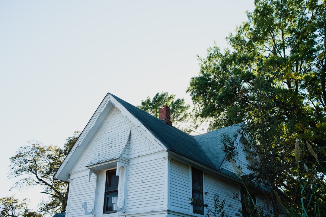 découvrez notre assurance habitation complète qui protège votre maison et vos biens contre les aléas de la vie quotidienne. profitez d'une couverture adaptée à vos besoins, d'un service client réactif et de tarifs compétitifs pour assurer la tranquillité d'esprit de votre foyer.